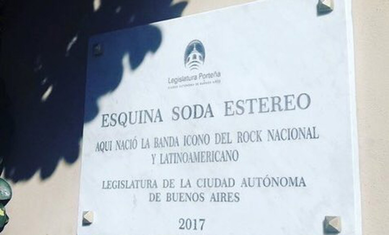 La legislatura porteña homenajeó a Soda Stereo pero escribieron mal el nombre