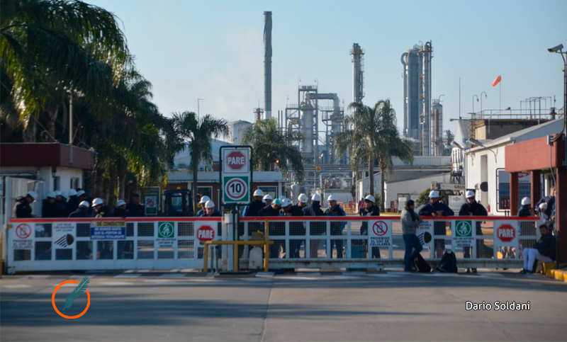 Paro en petroquímica DOW-Dupont por el despido de 22 trabajadores