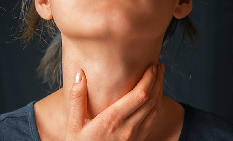 Además del hipotiroidismo, ¿qué otras patologías afectan a la glándula tiroides?