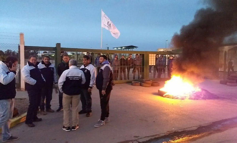 Ratifican más de 120 despidos en una refinería de Bahía Blanca