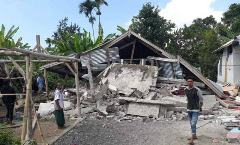 Un terremoto deja 14 muertos y cientos de heridos en una isla de Indonesia