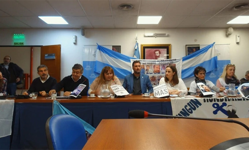Confirmaron que el ARA San Juan intentó comunicarse tras la explosión y que un agente de inteligencia estaba a bordo