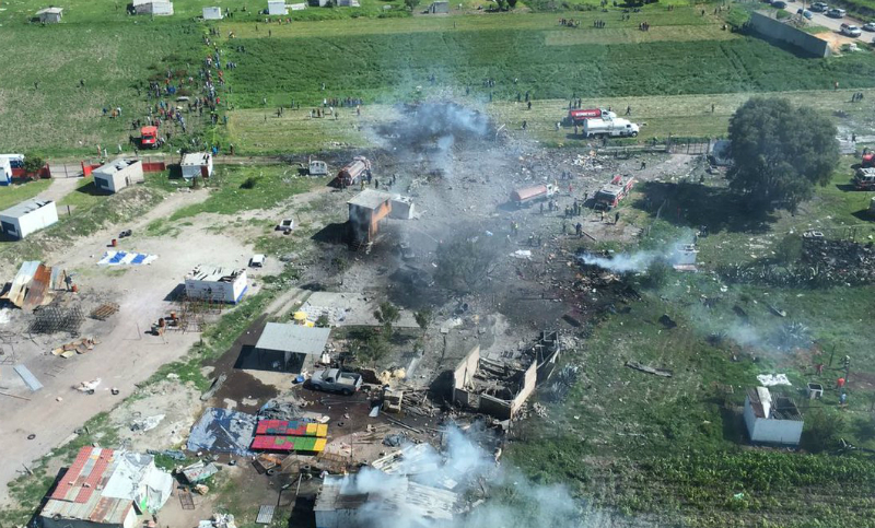 Una explosión de pirotecnia dejó al menos 19 muertos en México