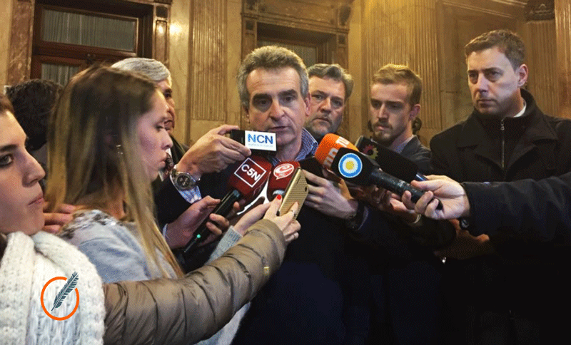 Rossi: «El DNU de Macri anula el Fondo Sojero pero no los fondos que se lo quedan ellos»