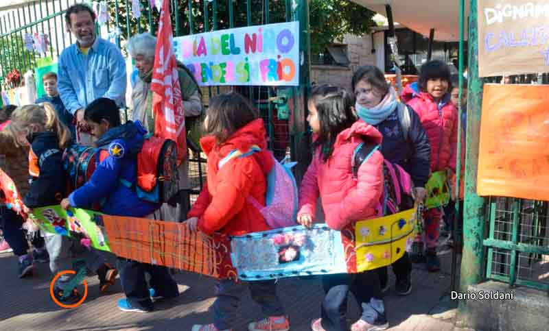 Abrazo solidario a la Escuela 116 «Santiago del Estero» por falta de gas