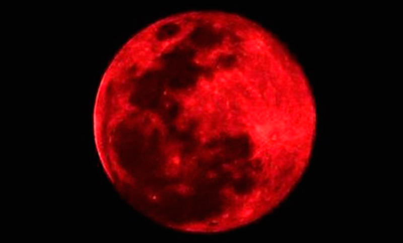 El planeta rojo y la «Luna de Sangre» se unen en un espectáculo único