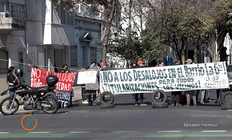 No hay dos sin tres: vecinos de barrio La Sexta volvieron a cortar la calle