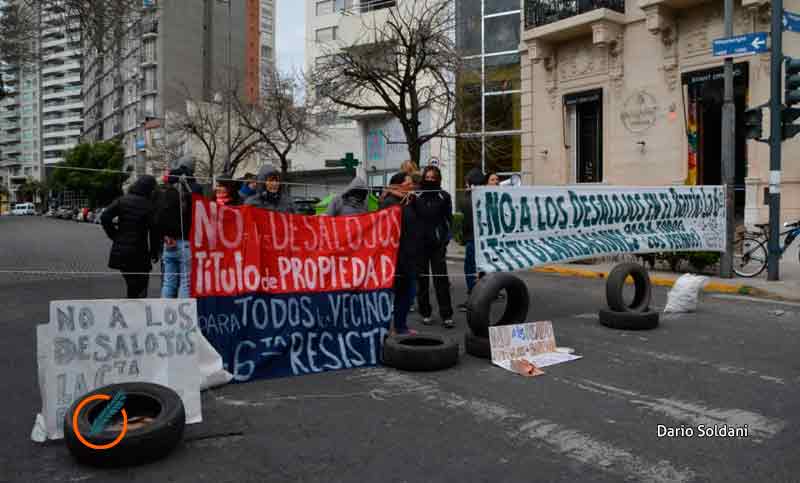 Vecinos de barrio La Sexta cortaron avenida Wheelwright y protestaron frente al distrito Centro