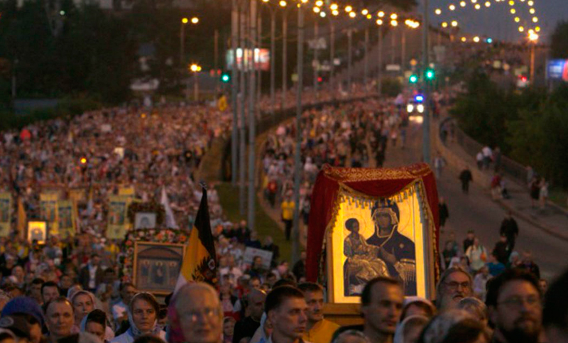 Al menos 100.000 personas conmemoran el centenario de la ejecución del último zar