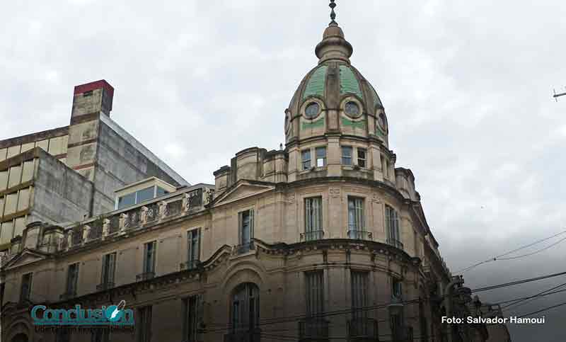 Se desprendió un ascensor del Hotel Savoy y hubo personas heridas