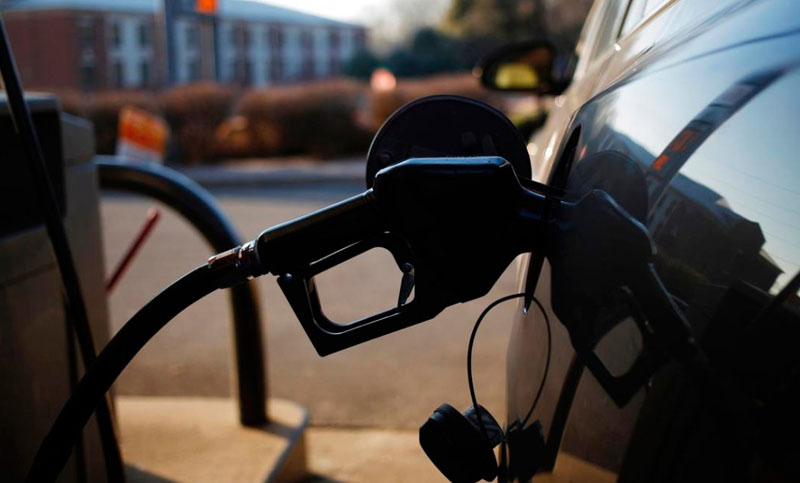 Respecto al salario, ¿cuánto cuesta mantener un auto?