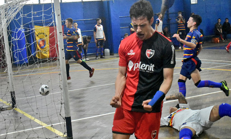 Newell’s apabulló a Colegiales y se escapa en la punta