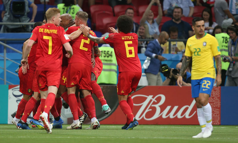 Al término del primer tiempo, Bélgica vence a Brasil por 2 a 0