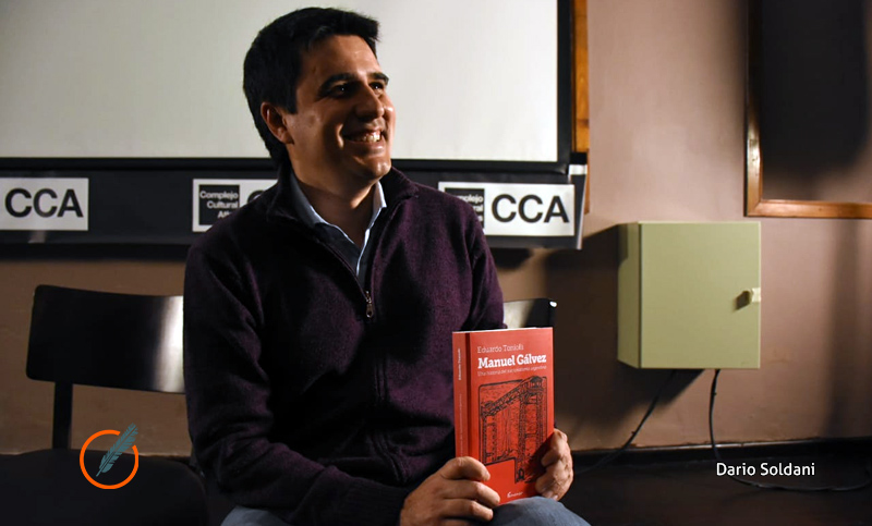 Eduardo Toniolli presentó su libro “Manuel Gálvez”