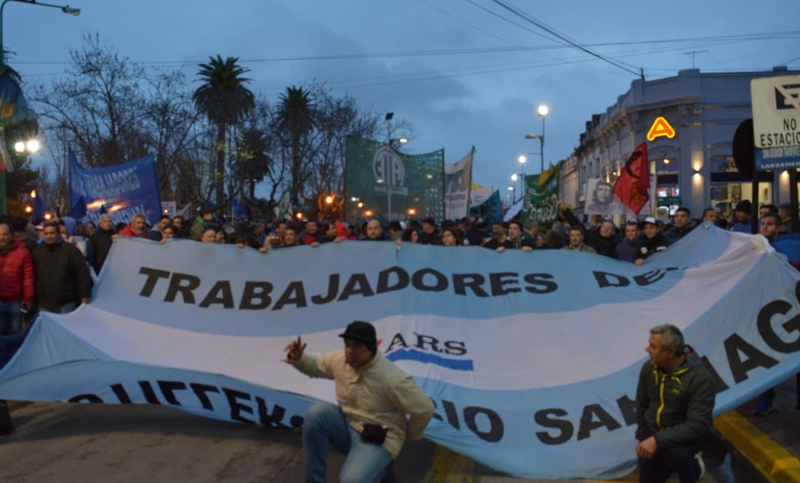 Una multitud participó del “Ensenadazo” en defensa del Astillero Río Santiago