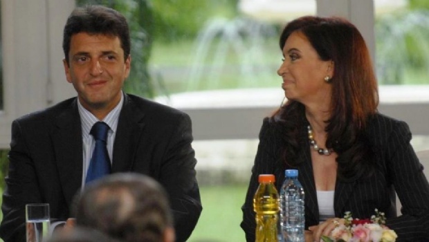 Si las elecciones fueran hoy, el 53,9% de las personas votaría a la oposición