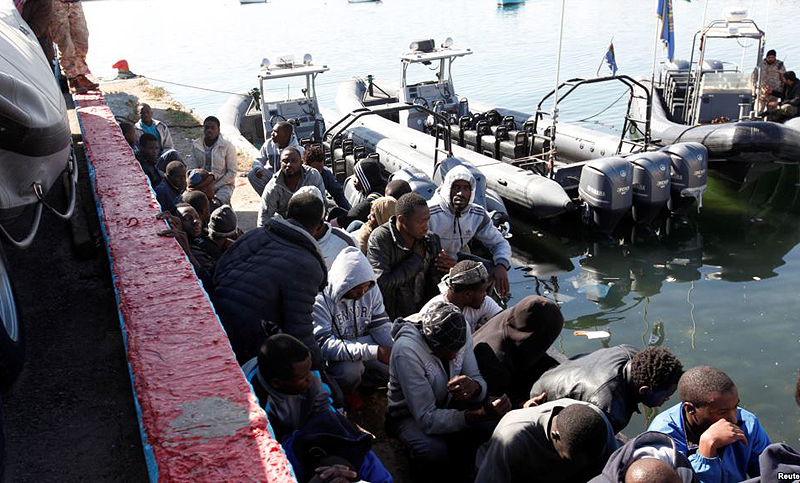 Critican desembarco en Libia de migrantes rescatados en el Mediterráneo
