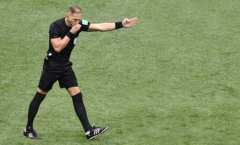 Néstor Pitana será el árbitro de la final Francia-Croacia