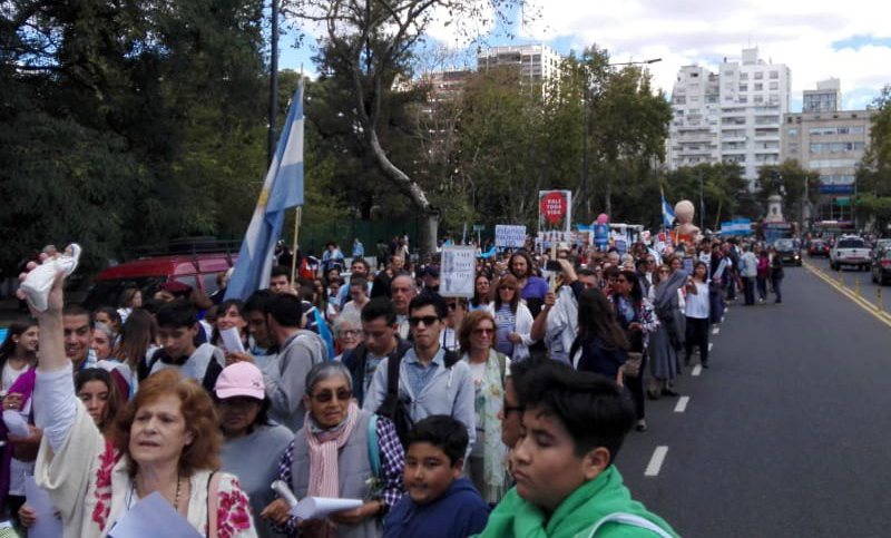 Evangélicos llaman a una masiva movilización en contra del aborto
