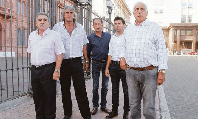 Transporte rebelde: echan a gremios PRO y se endurecen