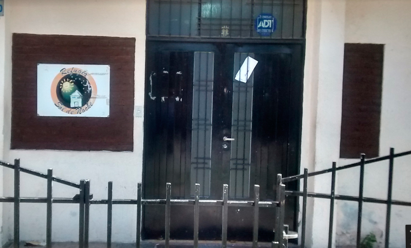 Hallaron el cuerpo sin vida de un hombre en las puertas de Sol de Noche