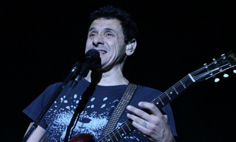 El discurso de Ricardo Mollo a favor de los docentes en medio de un recital