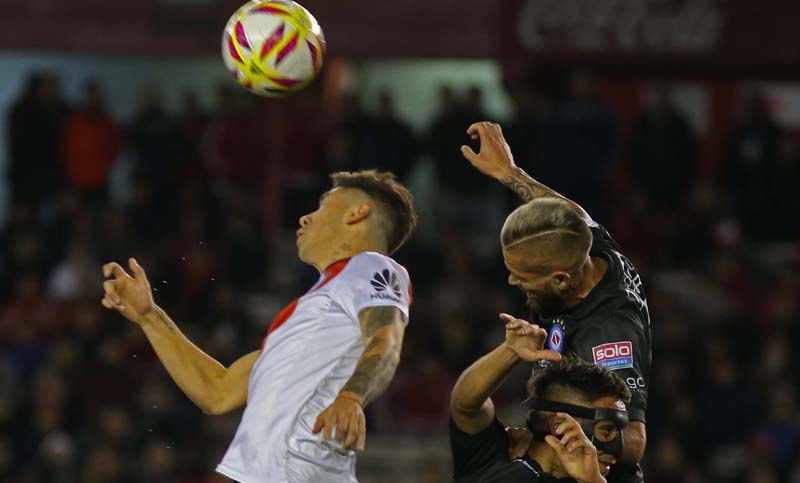 River no recibe ni convierte y sigue sin ganar en el Monumental