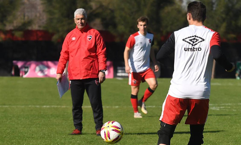 «La idea es que juguemos, el protagonismo tiene que ser con la pelota»