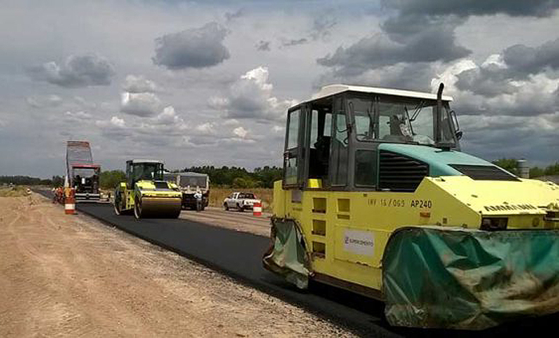 Despiden a 150 trabajadores de la obra de la Autovía 33