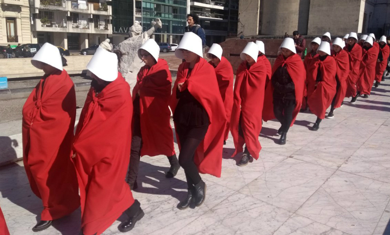 Rosario fue el escenario de “Cuento de una criada” por unas horas