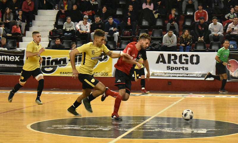 Newell’s se reencontró con la victoria para seguir arriba en el futsal de AFA