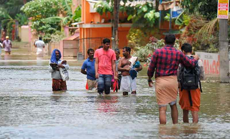 Las noticias falsas suman confusión al drama de las inundaciones en India