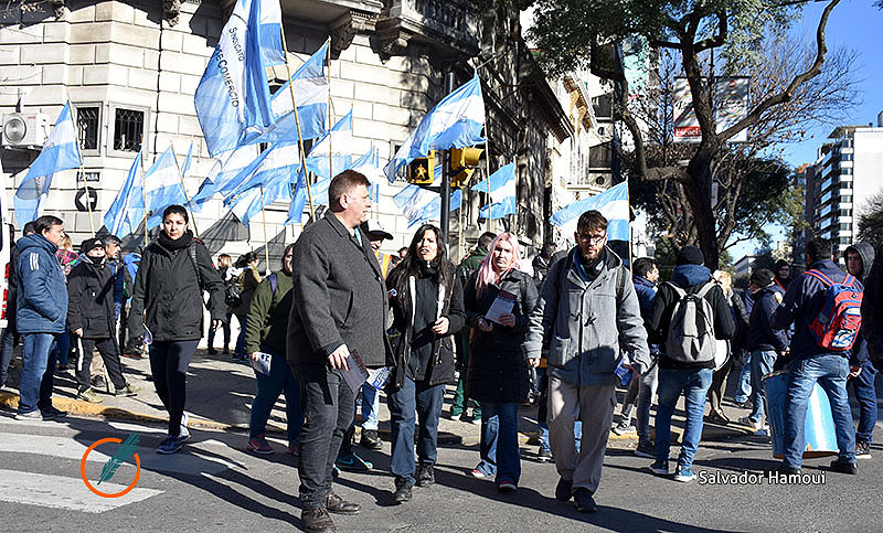 Mercantiles reclaman frente al Colegio de Médicos por irregularidades de la empresa Carrefour