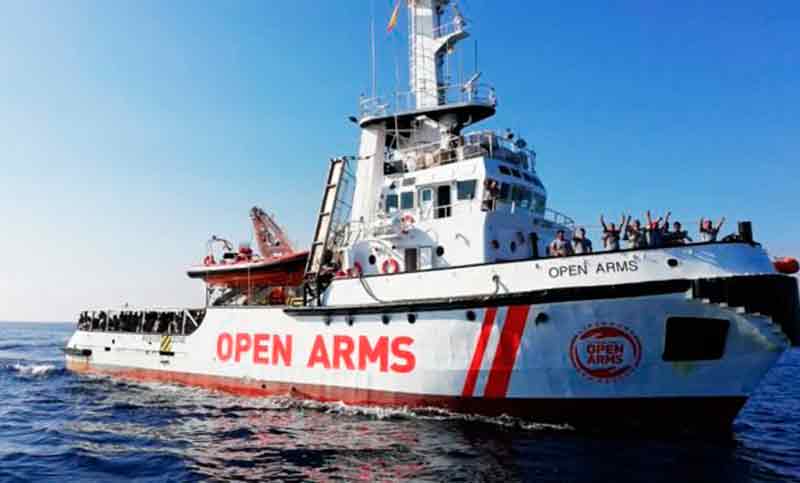 España acoge de nuevo un buque humanitario con migrantes