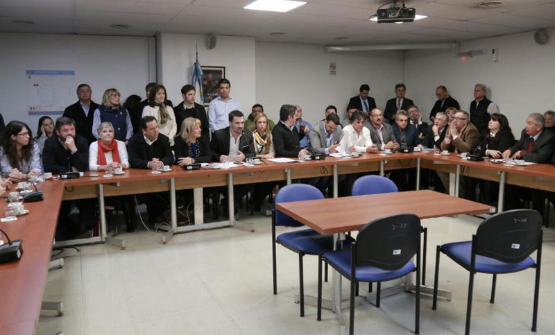 Diputados de la oposición rechazaron el decreto que reduce el salario familiar