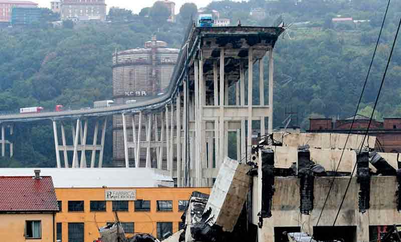 Ya son casi 40 los muertos por derrumbe de puente en Génova