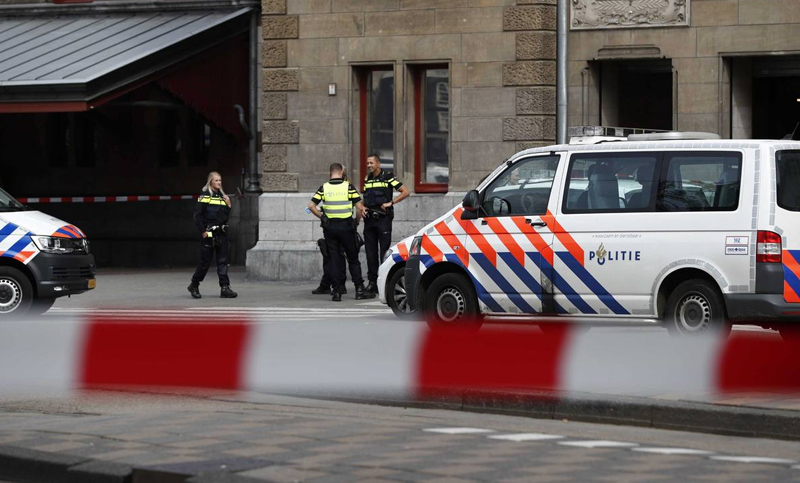 Dos heridos en ataque con cuchillo en estación de tren de Ámsterdam