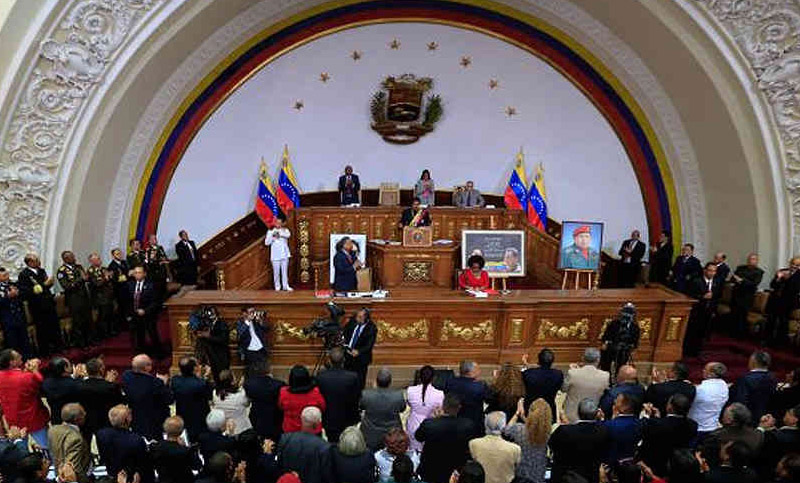 Venezuela autoriza a privados negociar divisas tras 15 años de prohibición