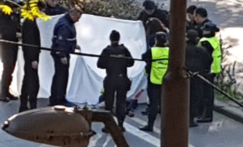 Un ciclista murió tras ser embestido por un hombre en moto