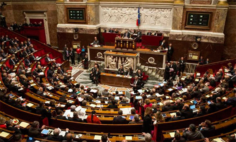 Aprueban polémica ley sobre abusos sexuales en Francia