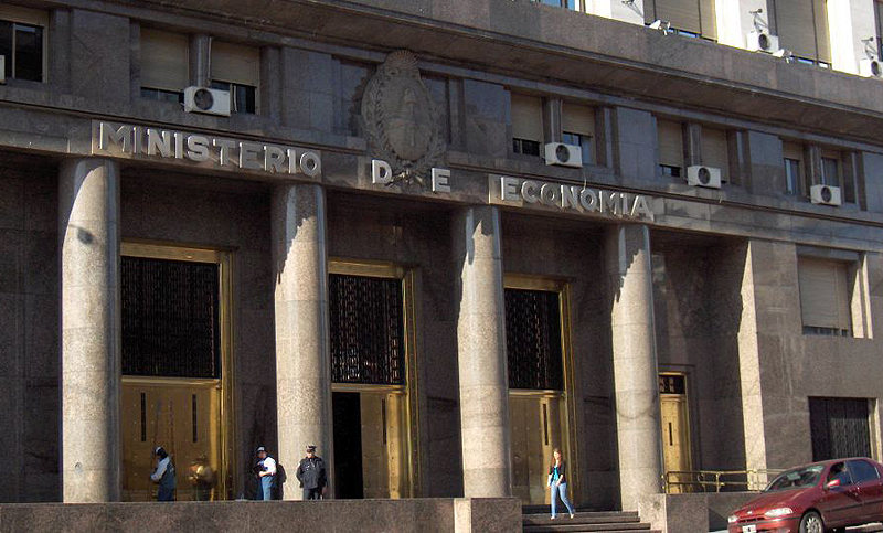 Hacienda suspende la subasta de dólares del FMI
