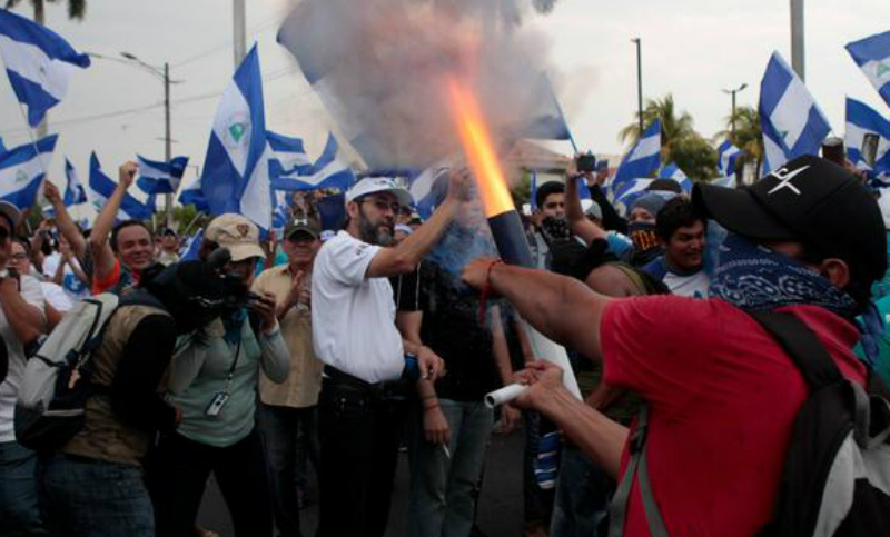 Rebrote de violencia en Nicaragua deja un muerto en una marcha opositora