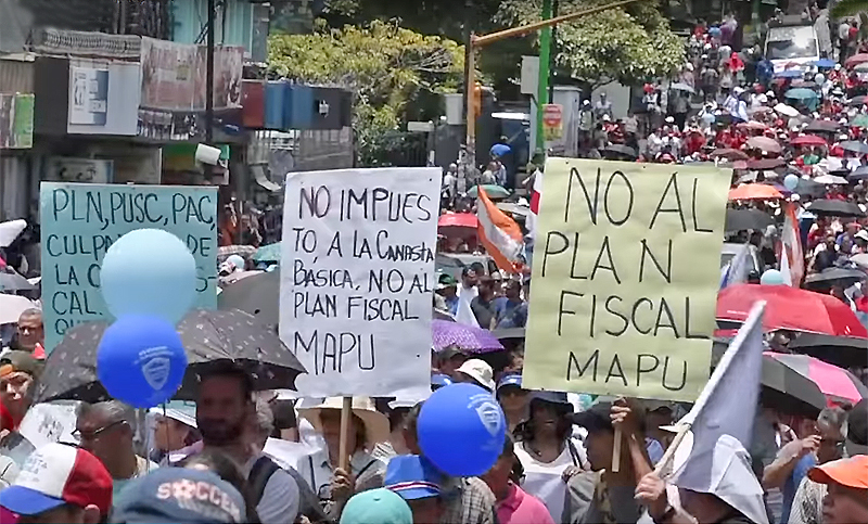 Costa Rica entra en segunda semana de huelga mientras el Congreso analiza un plan fiscal