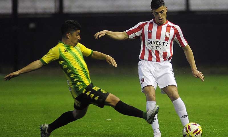 Aldosivi sorprendió a Estudiantes y trepa en la tabla