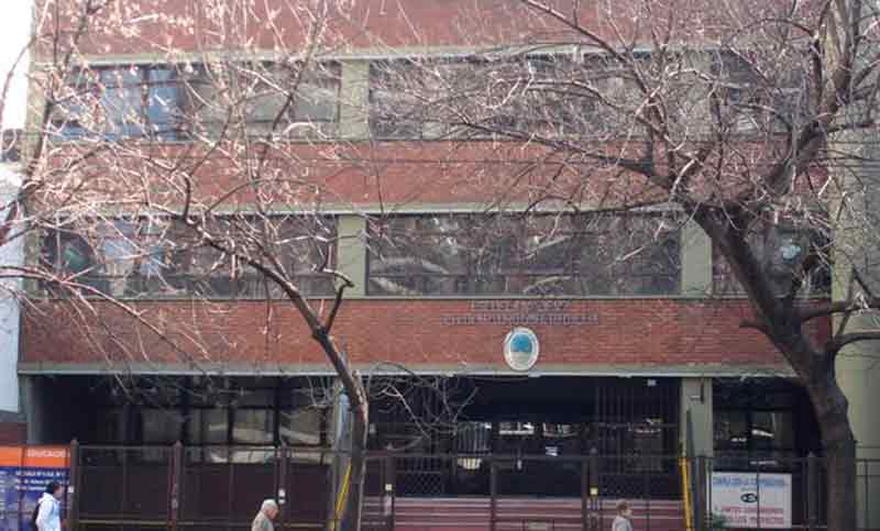 Incendio en una escuela porteña dejó dos personas hospitalizadas