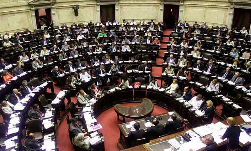 Legisladores nacionales cobraron 20 veces más que un trabajador