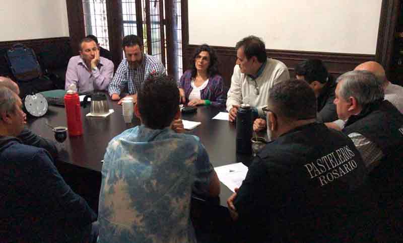 Pan Social: Rosario busca congelar el precio del pan en 50 pesos