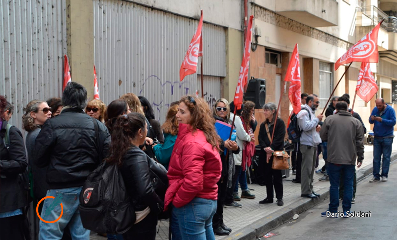 Profesores del nivel superior protestaron contra las irregularidades en los concursos