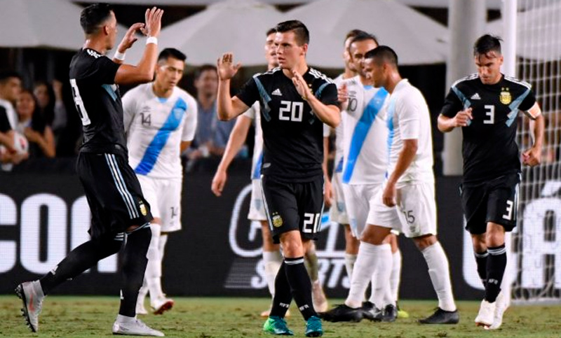 La selección argentina sube la vara y cierra su gira contra Colombia