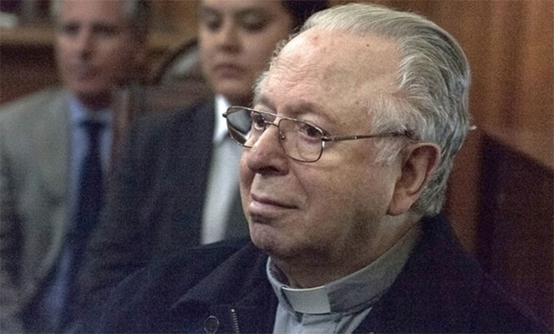 El Papa expulsa del sacerdocio a religioso chileno Fernando Karadima por abuso sexual